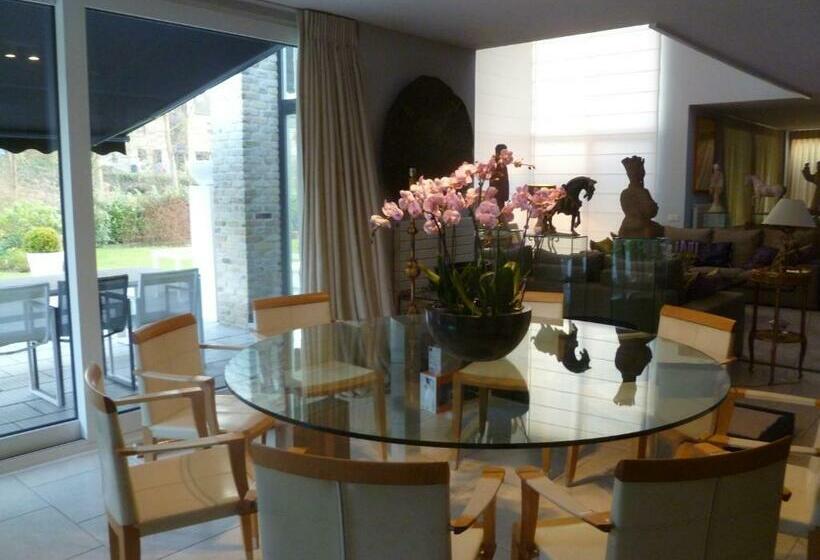 اتاق استاندارد با چشم‌انداز باغ, Villa Tiffany