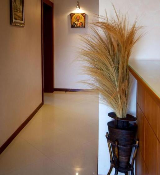 Quarto Standard Teto Inclinado, Family Hotel Saint Nikola