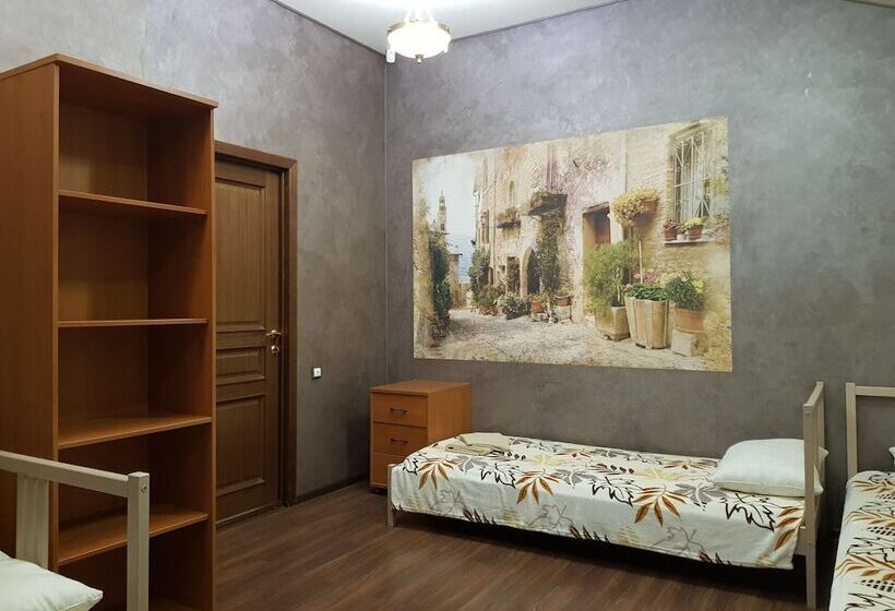 تختخواب در اتاق مشترک, Hostel Well