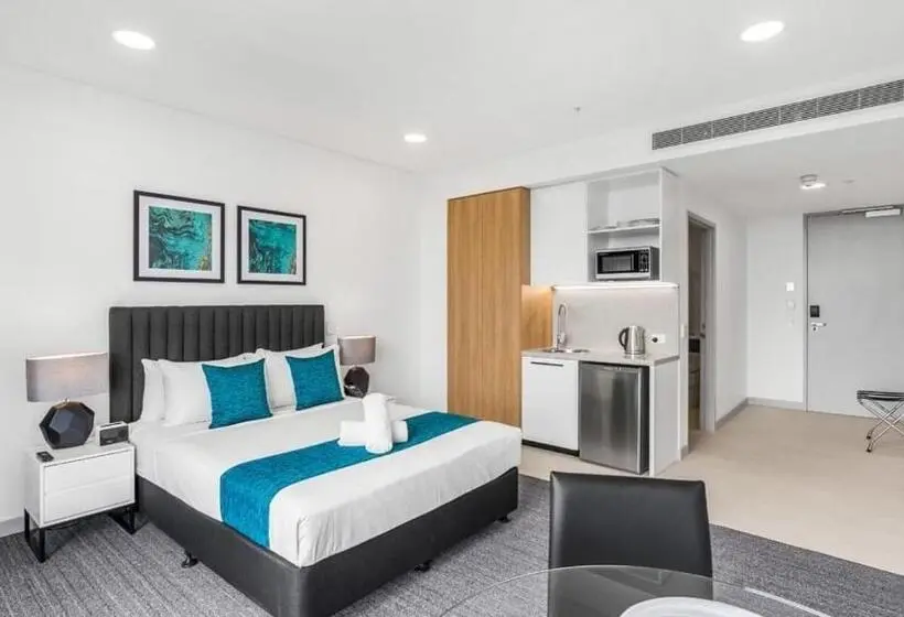 スタンダードスタジオ, Essence Suites Taringa