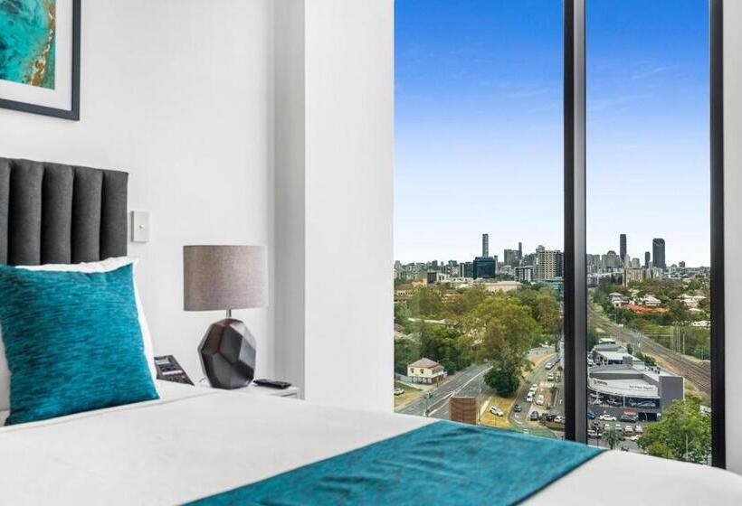 Студия Стандарт Вид на Город, Essence Suites Taringa