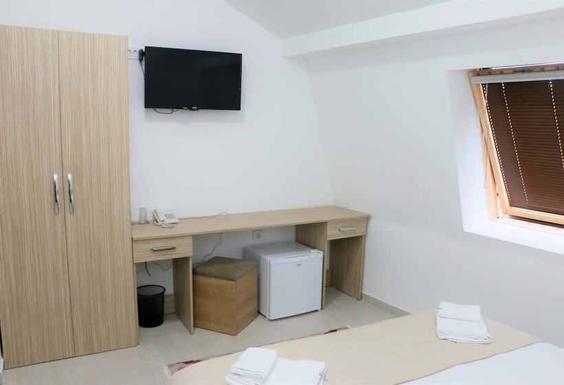 اتاق کلاسیک یک تخته, Old Konak