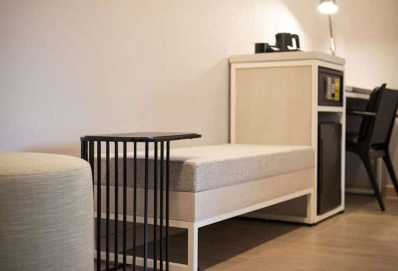 اتاق لوکس, Yeonsan Hound