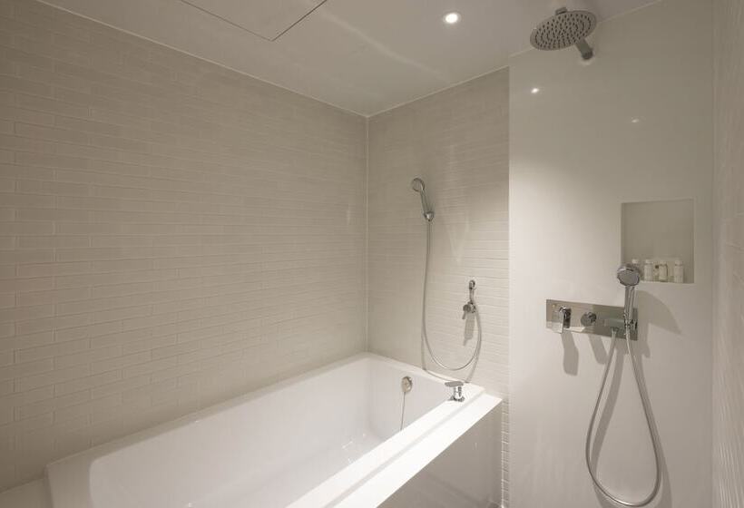 اتاق لوکس سه تخته, Yeonsan Hound