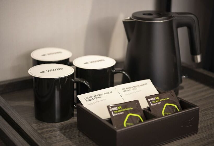 اتاق لوکس سه تخته, Yeonsan Hound