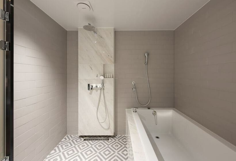 اتاق لوکس با بالکن, Yeonsan Hound