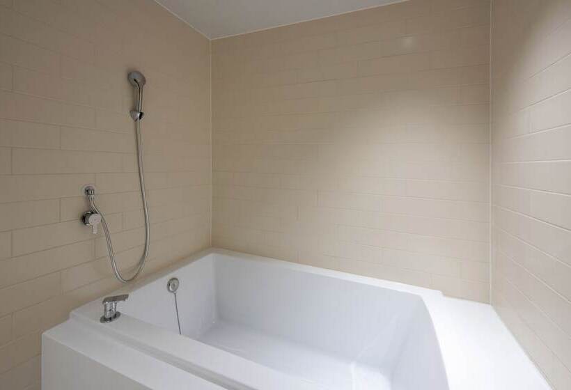 اتاق پرمیوم, Yeonsan Hound