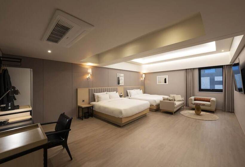 اتاق پرمیوم, Yeonsan Hound