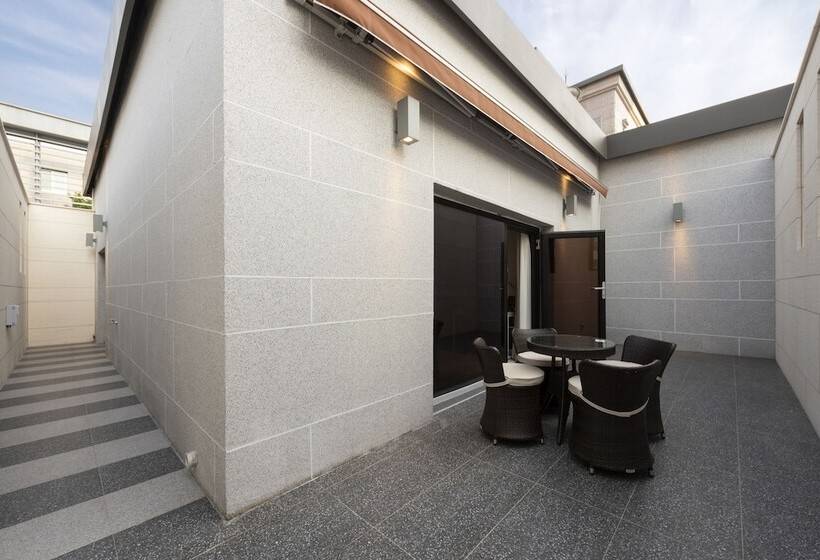 سوئیت پرزیدنت, Yeonsan Hound