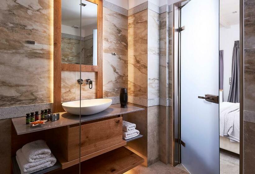 带海景的复工套房, Emgard Suites Kythnos