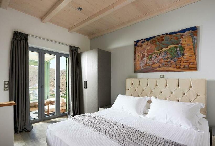 带海景的复工套房, Emgard Suites Kythnos