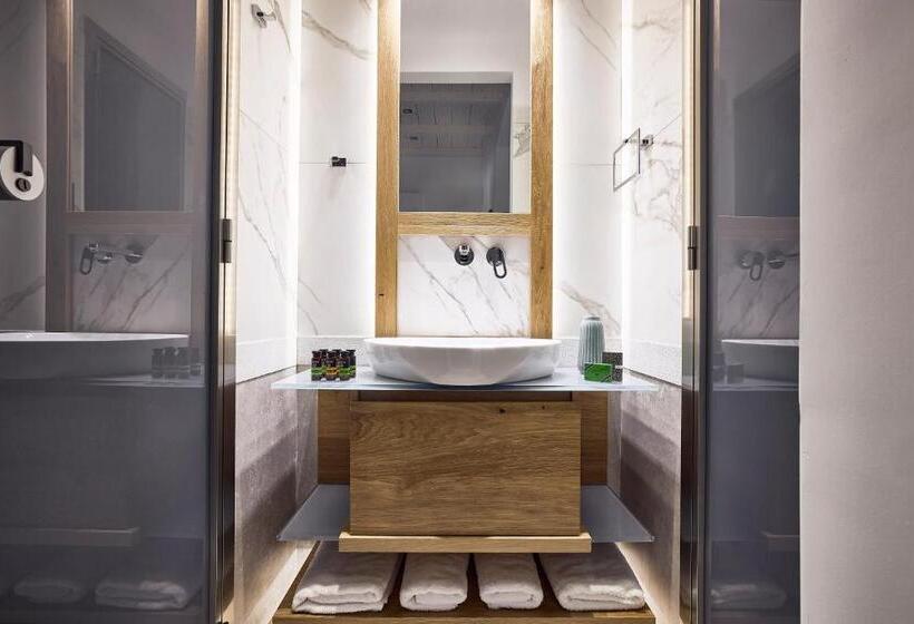 套房配有游泳池, Emgard Suites Kythnos