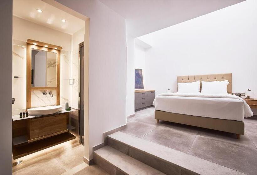 套房配有游泳池, Emgard Suites Kythnos