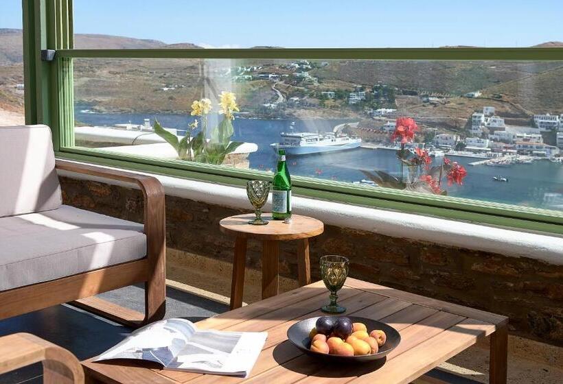 带按摩浴盆的套房, Emgard Suites Kythnos