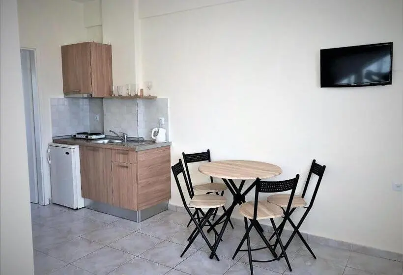 آپارتمان سوپریور 1 خوابه, Brother's House