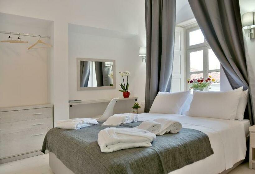 스탠다드 룸 킹사이즈 침대, Douskos Port House