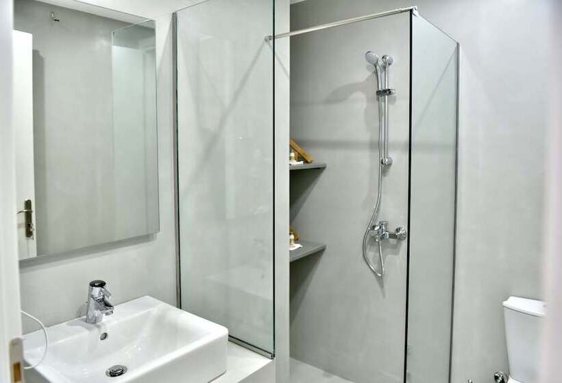 스탠다드 룸, Douskos Port House