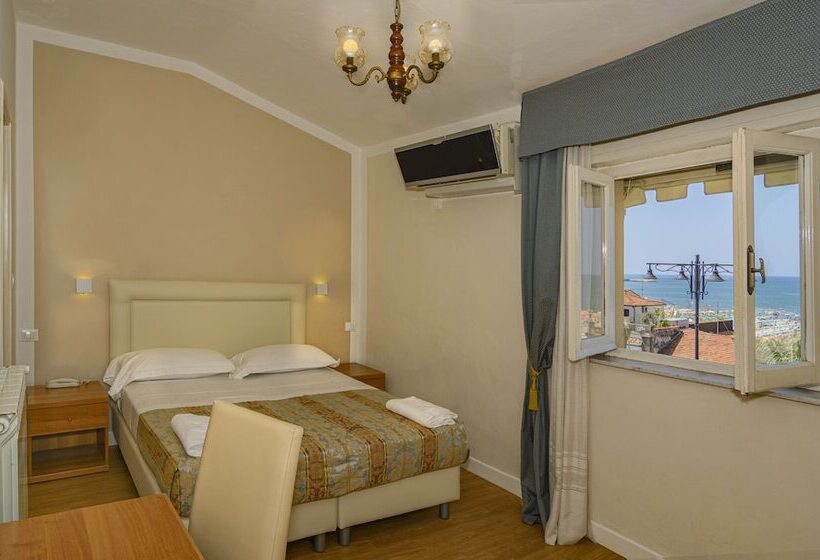 Quarto Estandar Vista Mar, La Pace