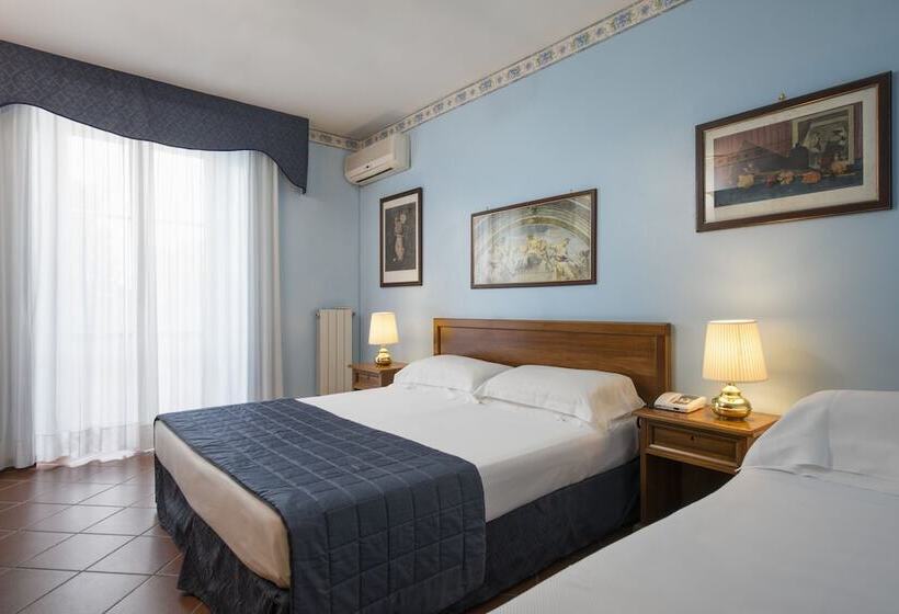 اتاق استاندارد چهار تخته, La Pineta Dei Liberti