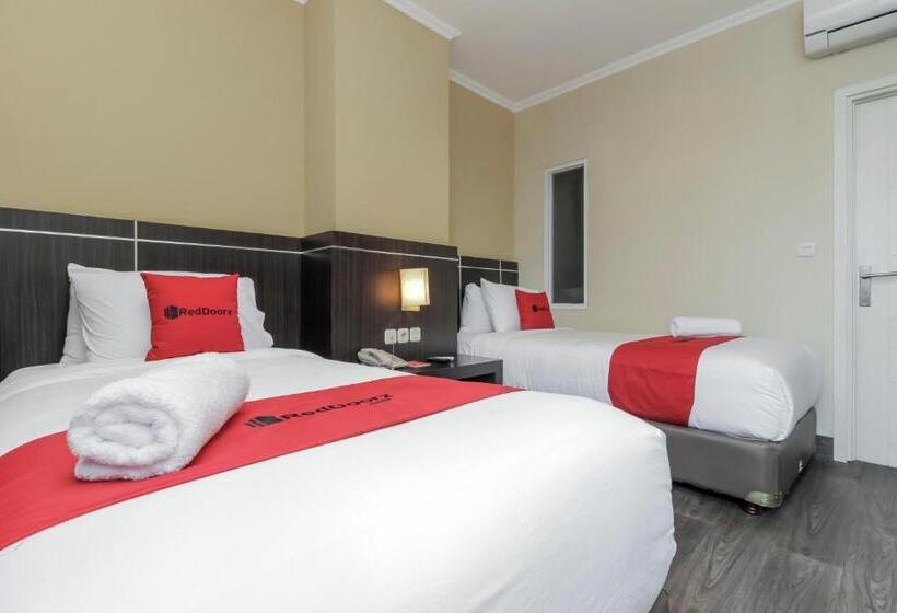 חדר סטנדרט, Reddoorz Plus @ Thamrin