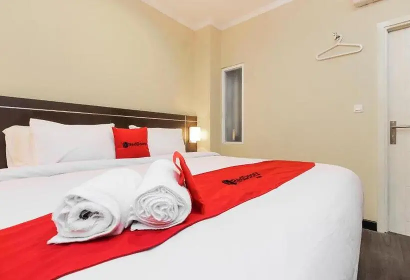 Economy Room, Reddoorz Plus @ Thamrin