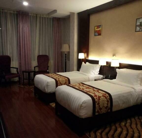 اتاق سوپریور, Sherar Addis