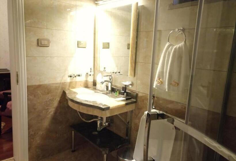 اتاق استاندارد با تخت بزرگ, Sherar Addis