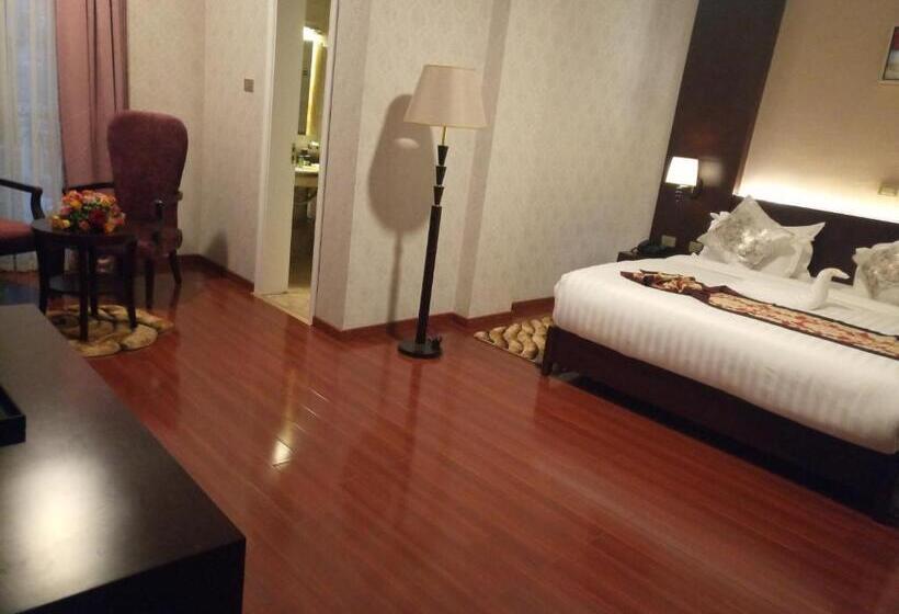 اتاق لوکس با تخت بزرگ, Sherar Addis