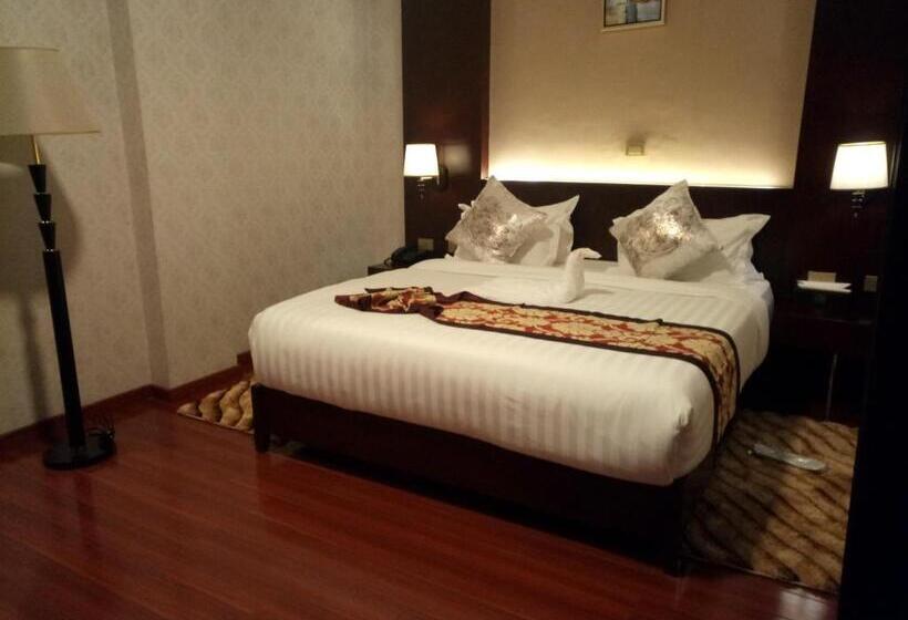 اتاق لوکس با تخت بزرگ, Sherar Addis