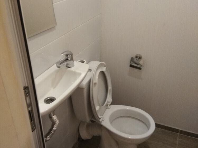 클래식 룸 더블 침대, Hostel Ginger House