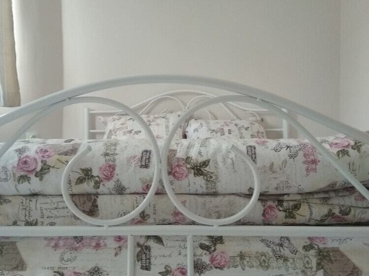 클래식 룸 더블 침대, Hostel Ginger House