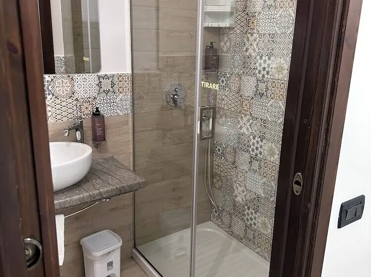 اتاق اکونومی, Baia Di Venere