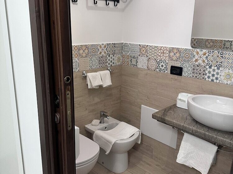 اتاق اکونومی, Baia Di Venere