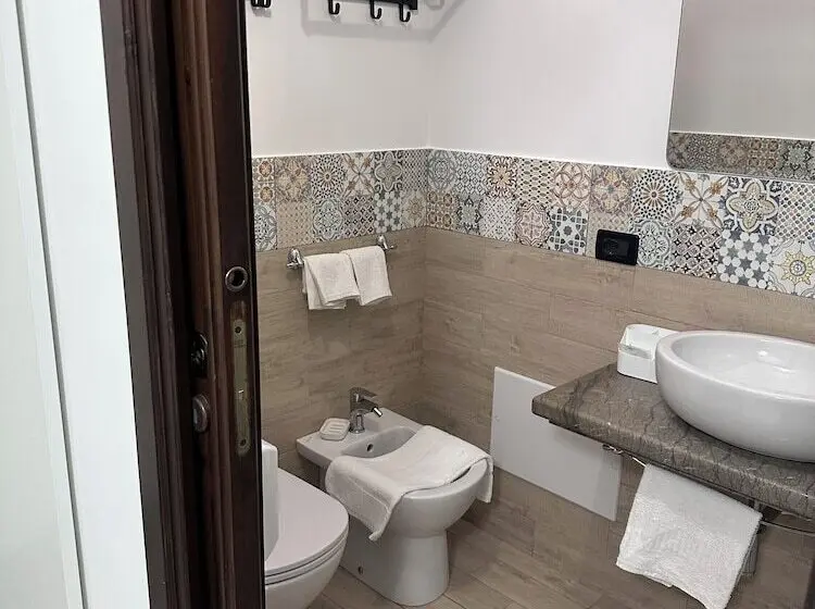 اتاق اکونومی, Baia Di Venere