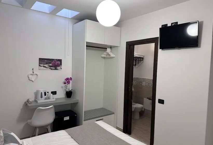 اتاق اکونومی, Baia Di Venere