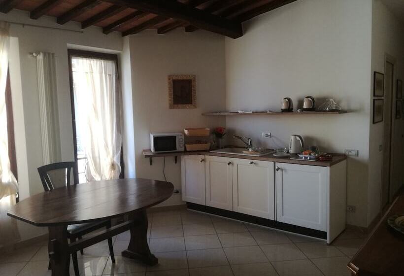 اتاق استاندارد سه نفره, Camollia Suites