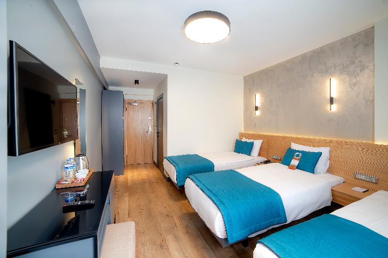 اتاق استاندارد سه نفره, Barin