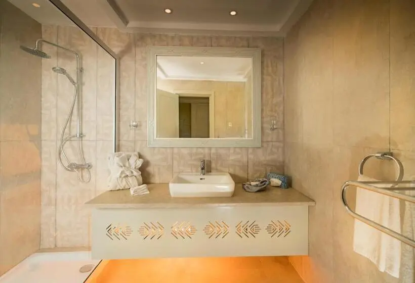 اتاق یک تخته با چشم‌انداز باغ, Palm Beach Palace Tozeur
