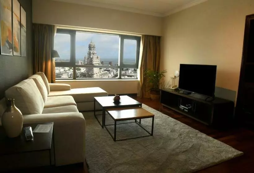プレミアムスイート, Radisson Montevideo Victoria Plaza
