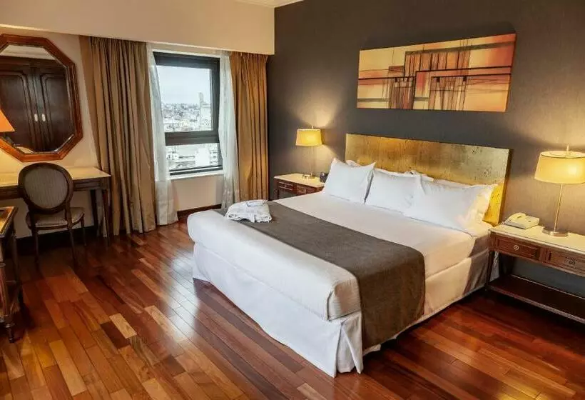 キングサイズベッドのスタンダードルーム, Radisson Montevideo Victoria Plaza