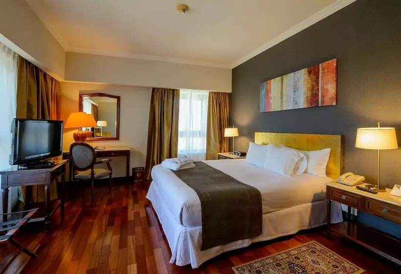 キングサイズベッドのスイートルーム, Radisson Montevideo Victoria Plaza
