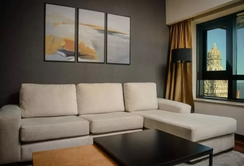 キングサイズベッドのスイートルーム, Radisson Montevideo Victoria Plaza