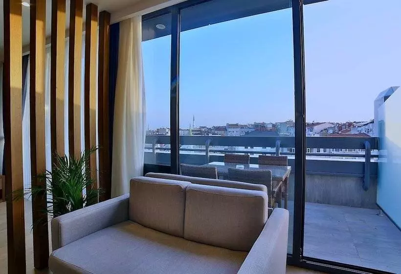 テラス付スイート, Ramada By Wyndham Istanbul Old City