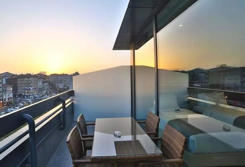 テラス付スイート, Ramada By Wyndham Istanbul Old City