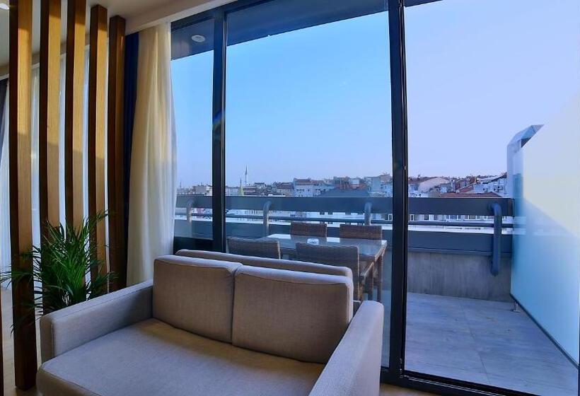 جناح مزود بتراس, Ramada By Wyndham Istanbul Old City