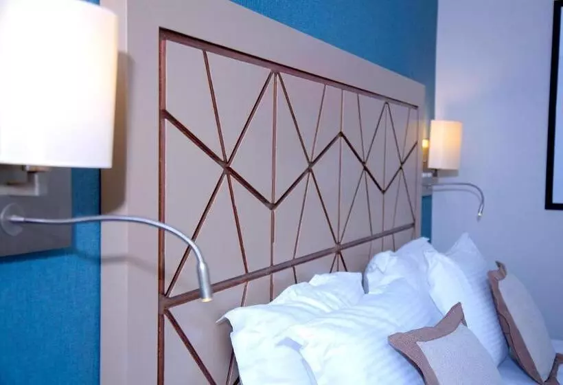 اتاق استاندارد با تخت بزرگ, Ramada By Wyndham İstanbul Taksim