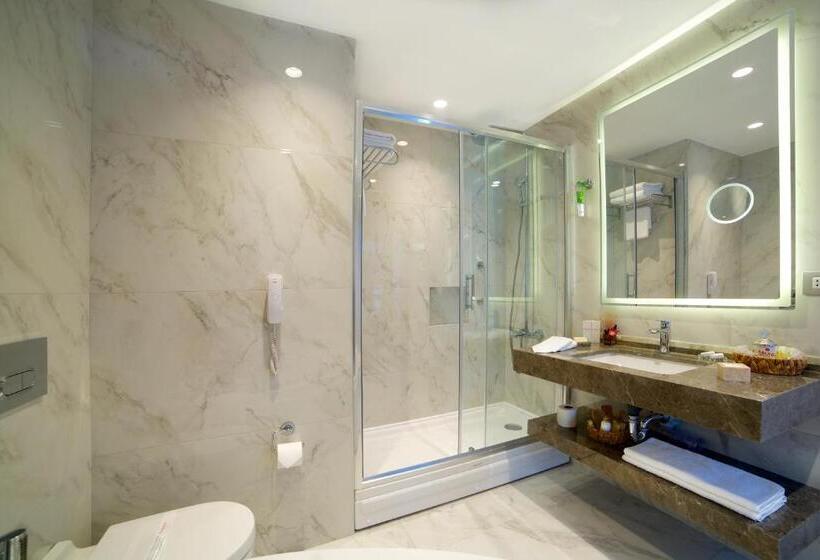 Люкс, Ramada By Wyndham İstanbul Taksim