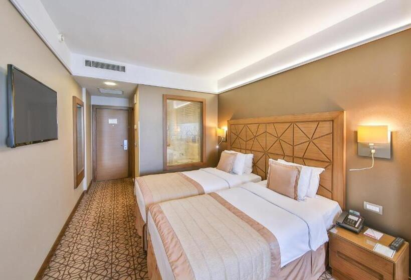 Номер Superior, Ramada By Wyndham İstanbul Taksim