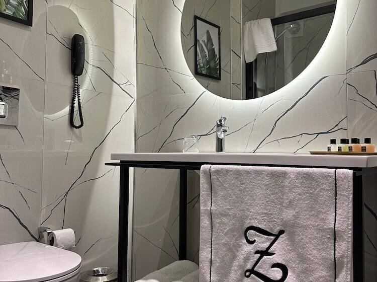 Camera Standard, The New Hotel Zeybek