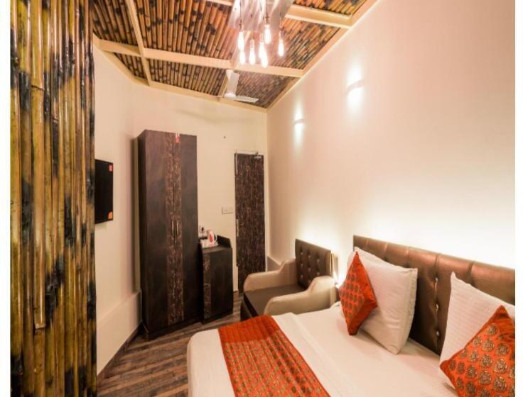Трехместный Номер Комфорт, Comfort Inn Silver Arch Hotel, Mussoorie